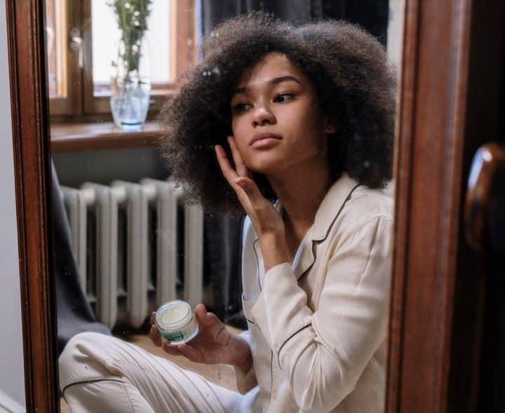 How to make your skin glow overnight: let products sink in
