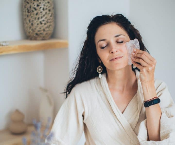 How to keep skin healthy and glowing in winter: massage your face