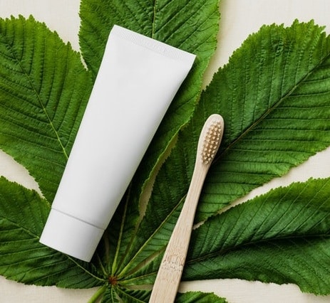 Use edible peppermint oil in toothpaste