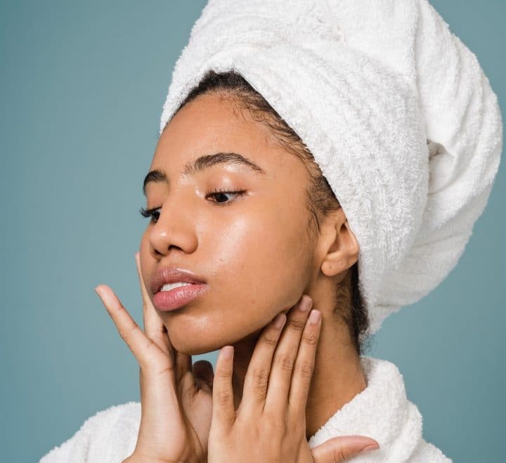 Learn how to use peppermint oil on face