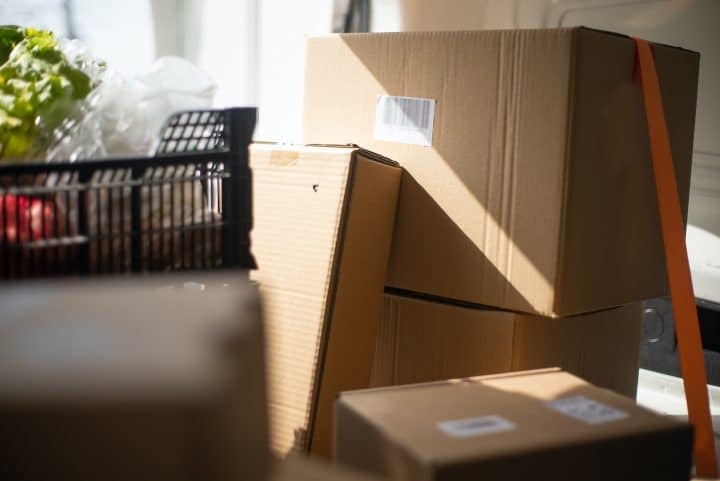 Packaging recycling: cardboard boxes