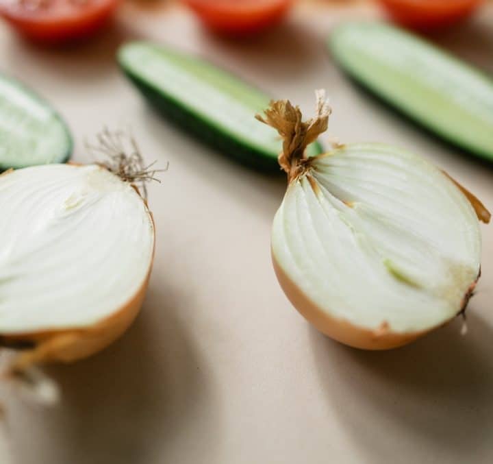 Learn how to cut a white onion 